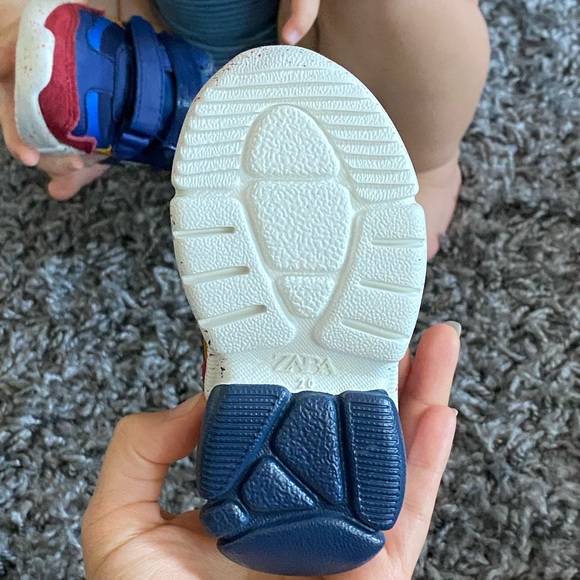 🚨Final Sale! 🚨ZARA infant contrast blue sneakers - Picture 10 of 11